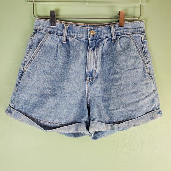 American Eagle Outfitters High Rise Pleated Light Wash Mom Shorts Cuffed Size 4 - Picture 1 of 7